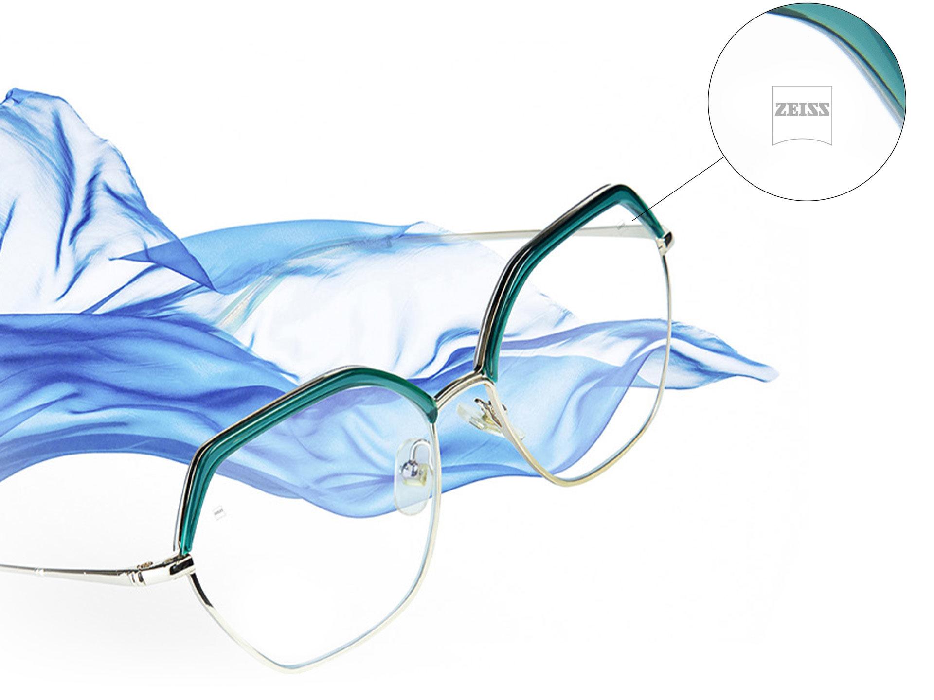 Lentile progresive ZEISS Light 2 cu focalizare pe gravura ZEISS.