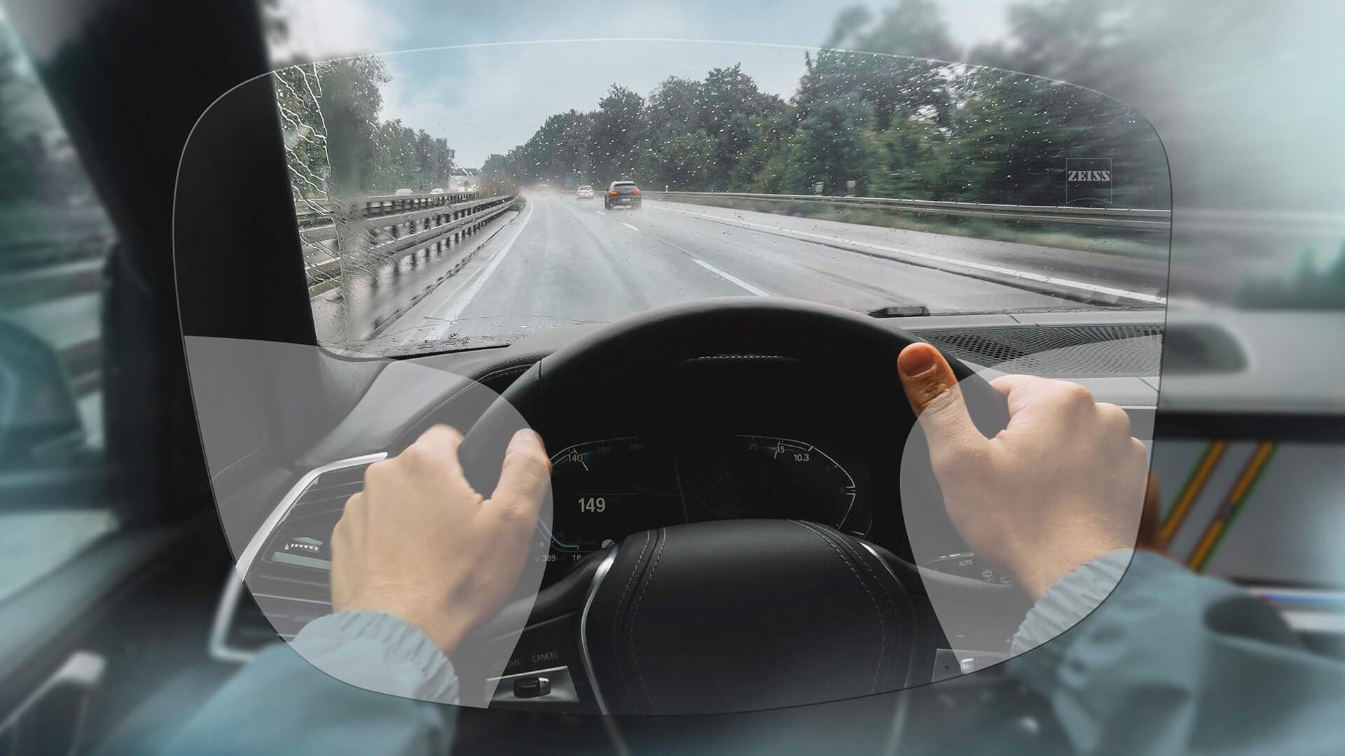 Vizualizare cu lentile progresive ZEISS DriveSafe. Imaginea arată vederea prin lentile. 