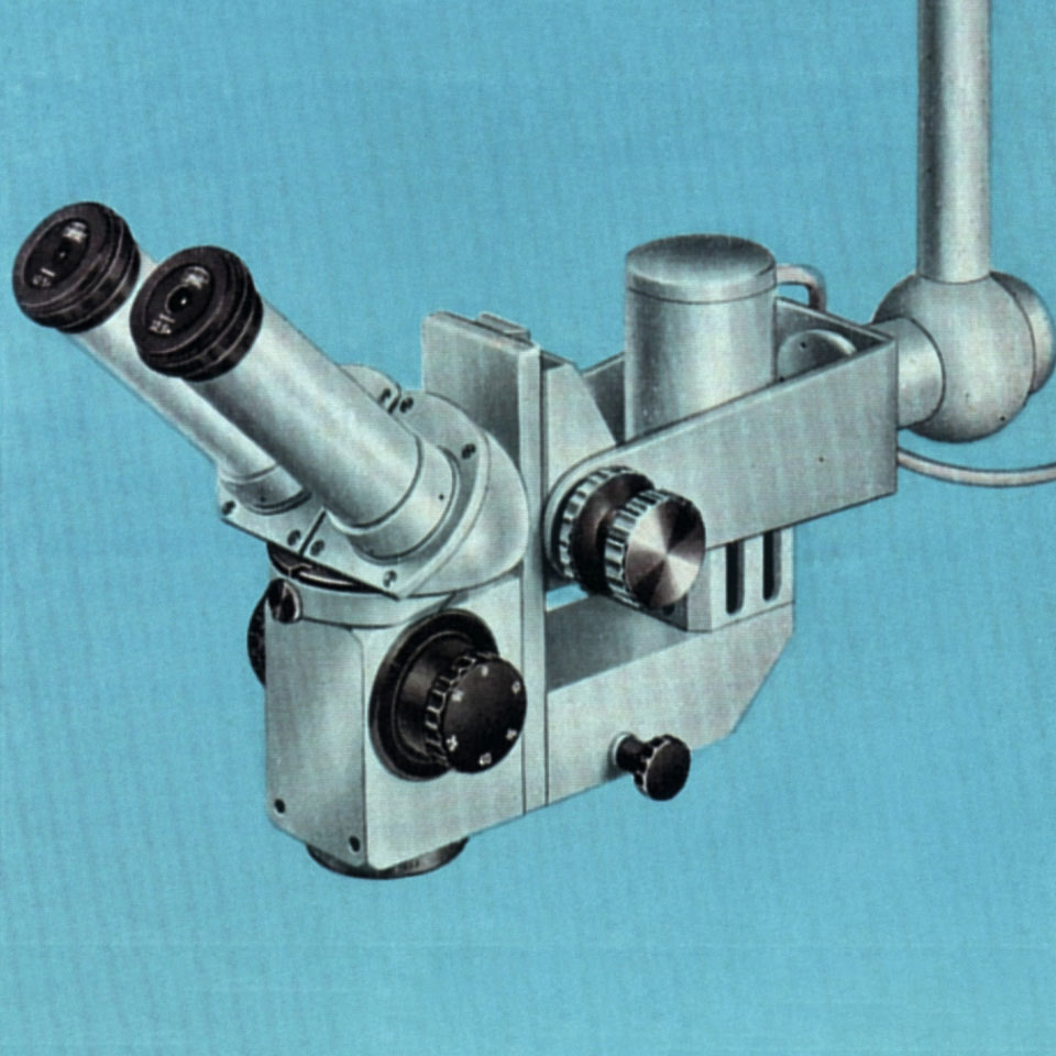 Imaginea primului microscop chirurgical de la ZEISS. 