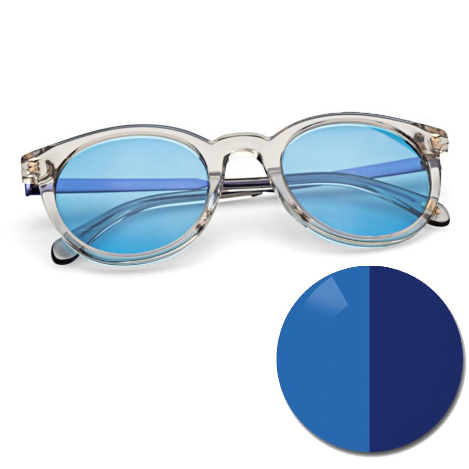 Ochelari cu ZEISS AdaptiveSun Blue solid și un punct de culoare în nuanță de culoare deschisă și închisă
