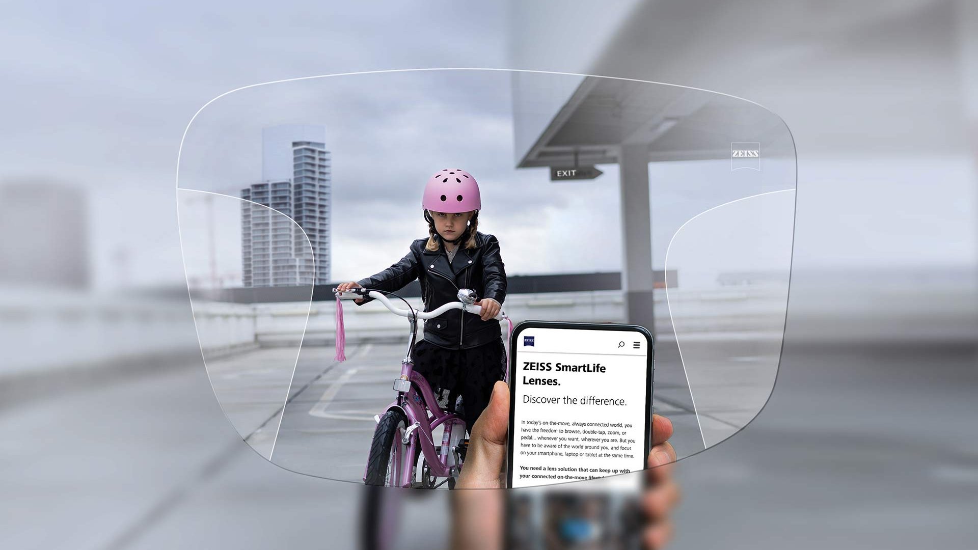 Vizualizare cu lentile progresive ZEISS SmartLife Superb. Imaginea arată vederea prin lentile.